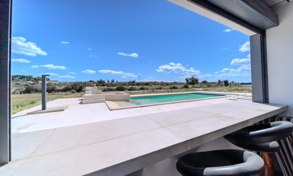 Venta - Chalet Independiente -
La Marina