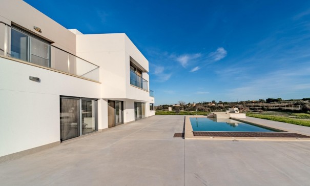 Venta - Chalet Independiente -
La Marina