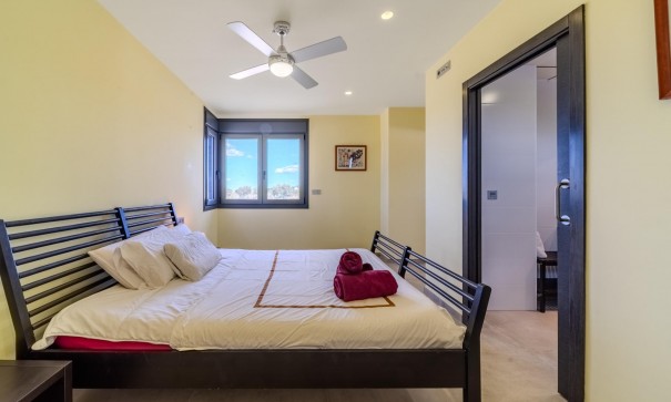 Venta - Chalet Independiente -
La Marina