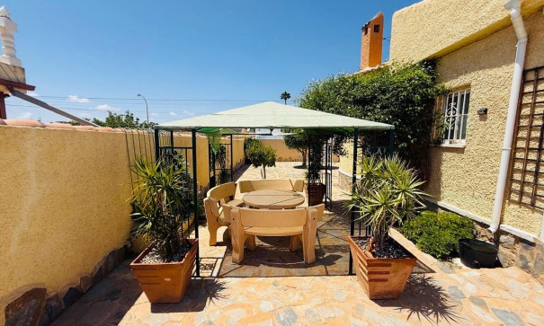 Återförsäljning - Fristående villa -
Torrevieja - 0