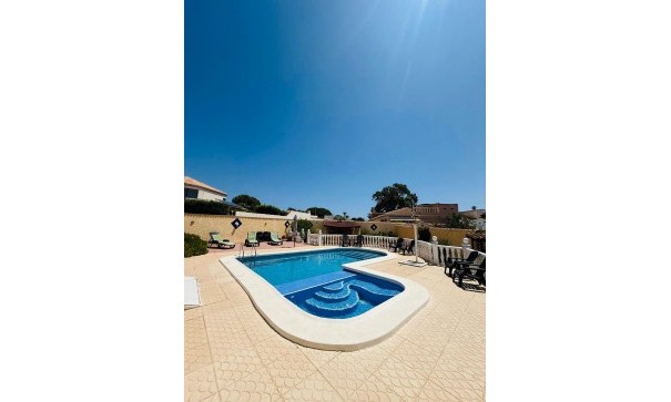 Återförsäljning - Fristående villa -
Torrevieja - 0