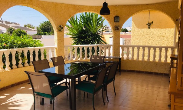 Återförsäljning - Fristående villa -
Torrevieja - 0