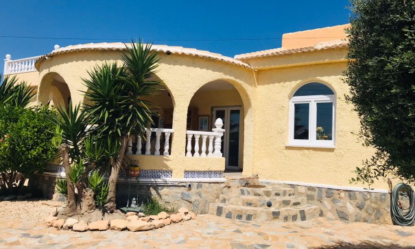 Återförsäljning - Fristående villa -
Torrevieja - 0