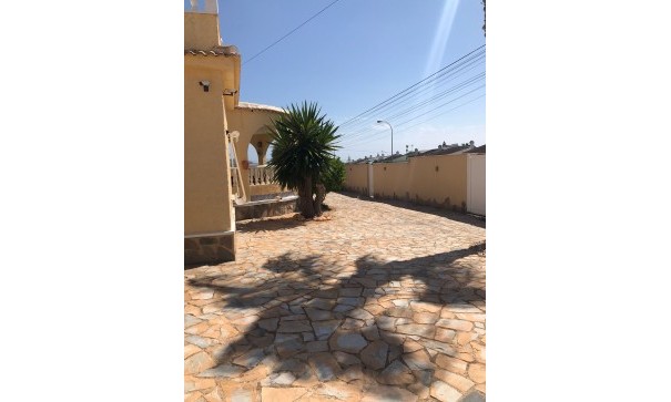 Återförsäljning - Fristående villa -
Torrevieja - 0