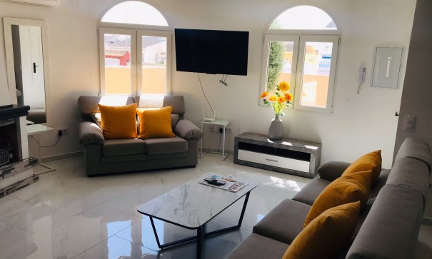 Återförsäljning - Fristående villa -
Torrevieja - 0