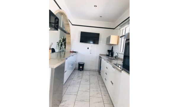 Återförsäljning - Fristående villa -
Torrevieja - 0