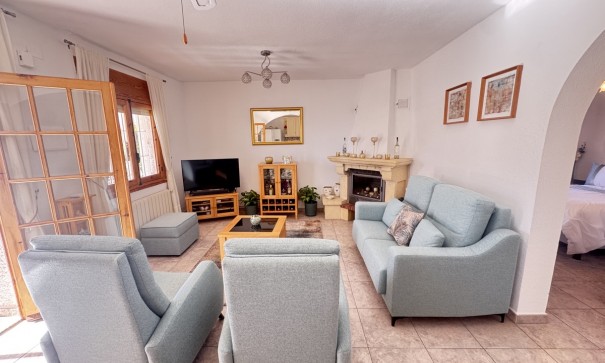 Återförsäljning - Fristående villa -
Villamartín