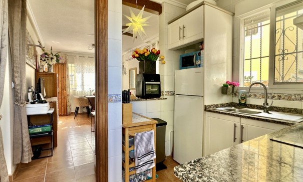 Återförsäljning - Villa i parhus -
Orihuela Costa - Los Altos