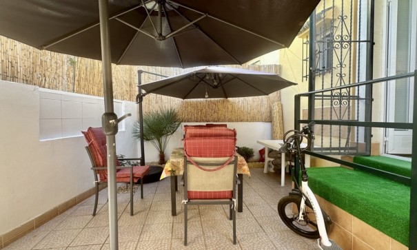 Återförsäljning - Villa i parhus -
Orihuela Costa - Los Altos