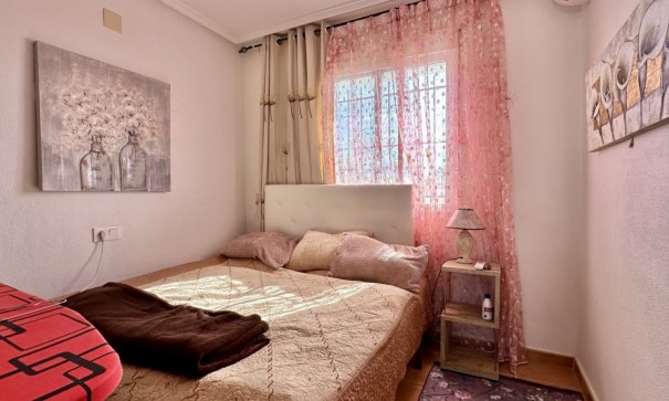 Återförsäljning - Villa i parhus -
Orihuela Costa - Los Altos