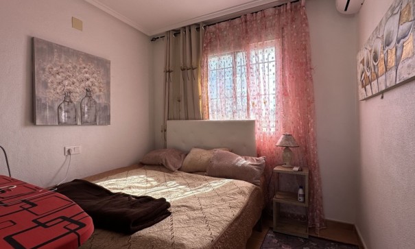 Återförsäljning - Villa i parhus -
Orihuela Costa - Los Altos