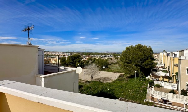 Återförsäljning - Villa i parhus -
Orihuela Costa - Los Altos