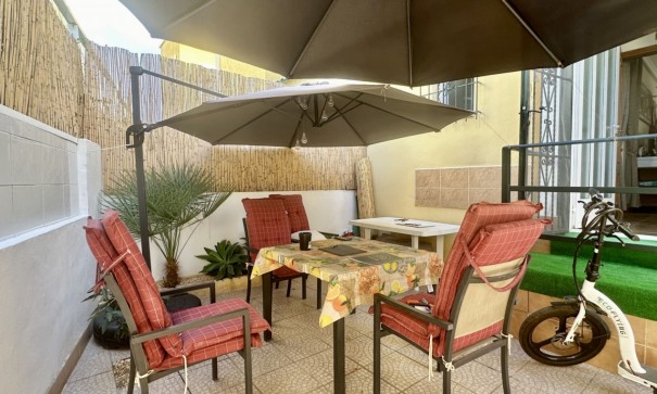 Återförsäljning - Villa i parhus -
Orihuela Costa - Los Altos