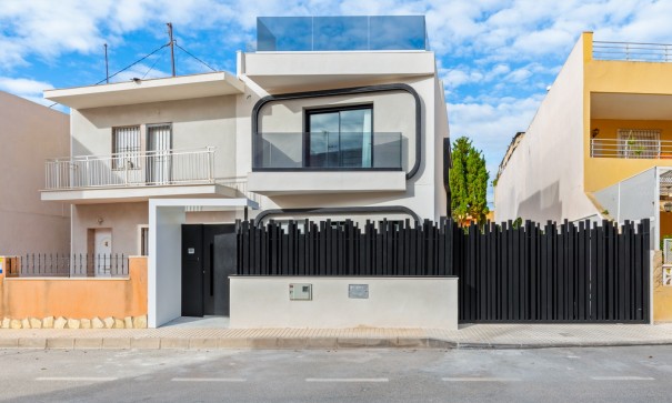 Herverkoop - Vrijstaande Villa -
Torre de la Horadada