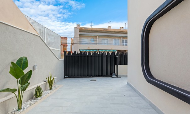 Herverkoop - Vrijstaande Villa -
Torre de la Horadada