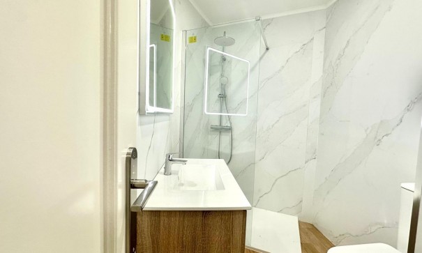 Videresalg - Lejlighed lejlighed -
Torrevieja - La Mata pueblo