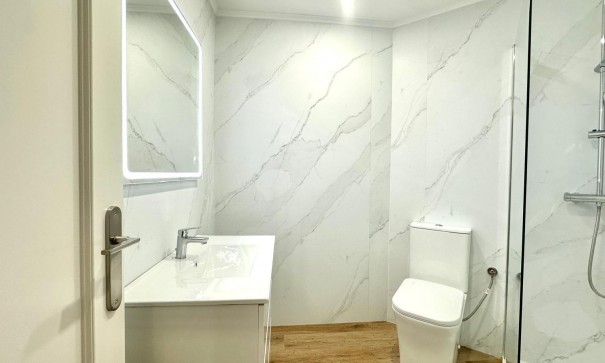 Videresalg - Lejlighed lejlighed -
Torrevieja - La Mata pueblo