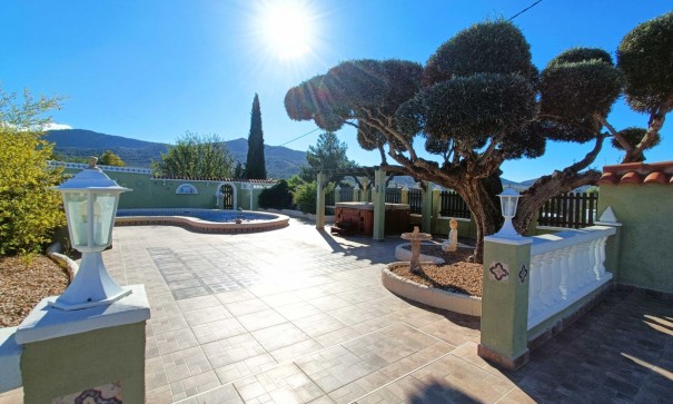 Resale - Freistehende Villa -
Hondón de los Fráiles