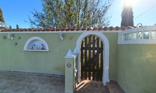 Resale - Freistehende Villa -
Hondón de los Fráiles