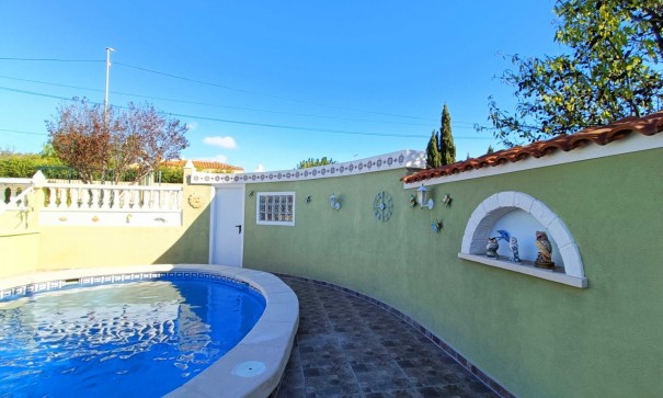 Resale - Freistehende Villa -
Hondón de los Fráiles