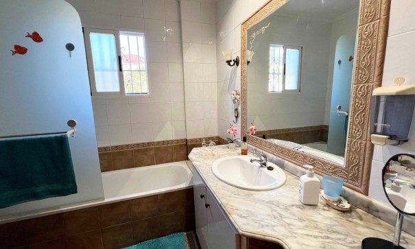 Resale - Freistehende Villa -
Hondón de los Fráiles