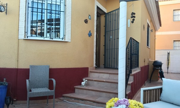 Herverkoop - Huis - Vrijstaande Villa (4) -
Los Montesinos - La herrada