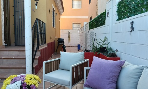 Herverkoop - Huis - Vrijstaande Villa (4) -
Los Montesinos - La herrada