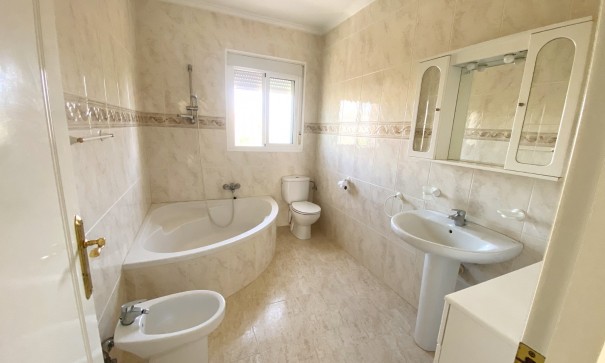 Resale - Stadthaus -
Benijofar - Monte Azul