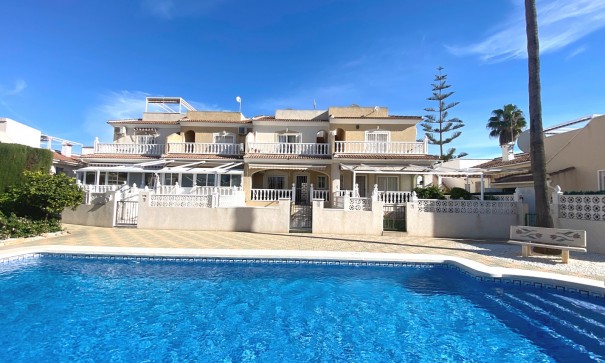 Resale - Stadthaus -
Benijofar - Monte Azul