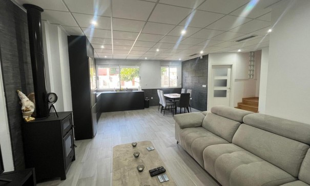 Sprzedaż - Dom miejski -
Algorfa