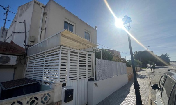 Sprzedaż - Dom miejski -
Algorfa