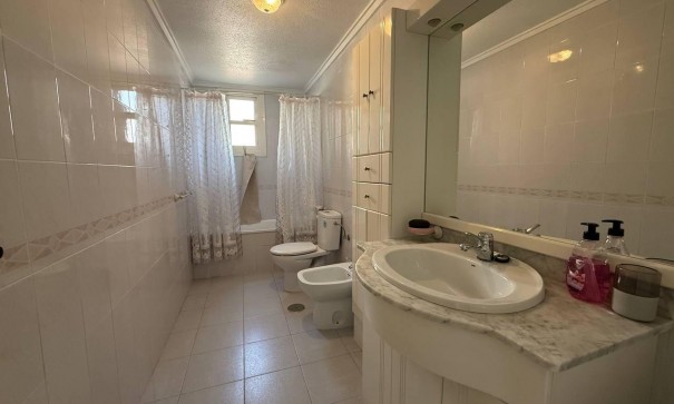 Återförsäljning - Lägenhet lägenhet -
Torrevieja - Acequion