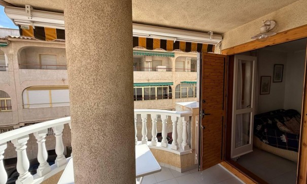 Återförsäljning - Lägenhet lägenhet -
Torrevieja - Acequion