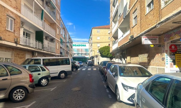 Återförsäljning - Lägenhet lägenhet -
Torrevieja - Estacion de autobuses