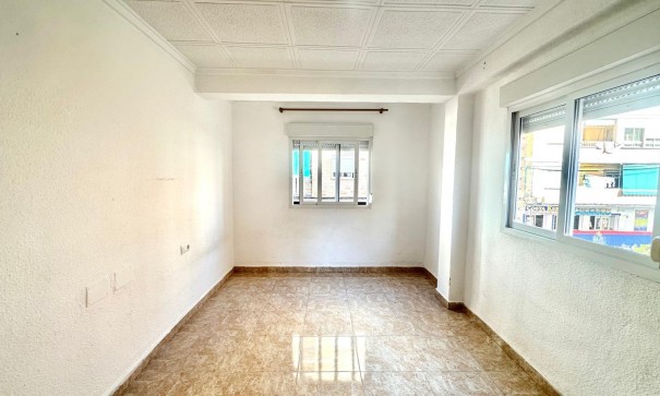 Återförsäljning - Lägenhet lägenhet -
Torrevieja - Estacion de autobuses