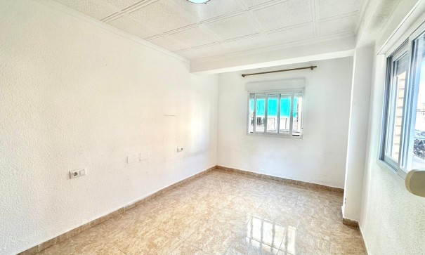 Återförsäljning - Lägenhet lägenhet -
Torrevieja - Estacion de autobuses