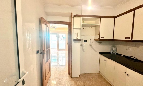 Återförsäljning - Lägenhet lägenhet -
Torrevieja - Estacion de autobuses