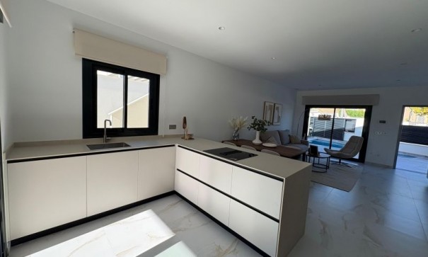 Återförsäljning - Fristående villa -
Pinar de Campoverde