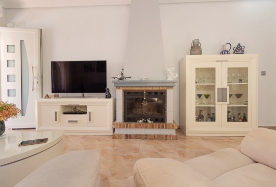 Revente - Villa mitoyenne -
La Zenia