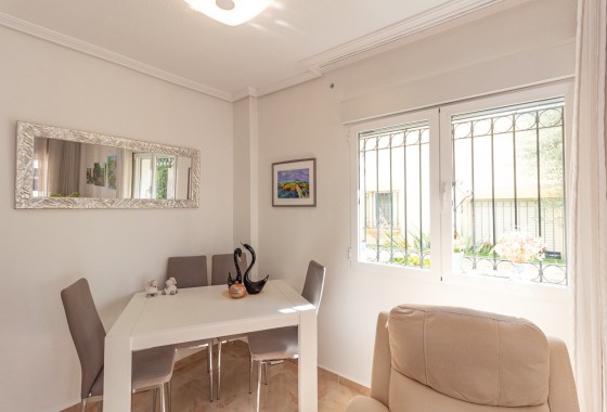 Revente - Villa mitoyenne -
La Zenia