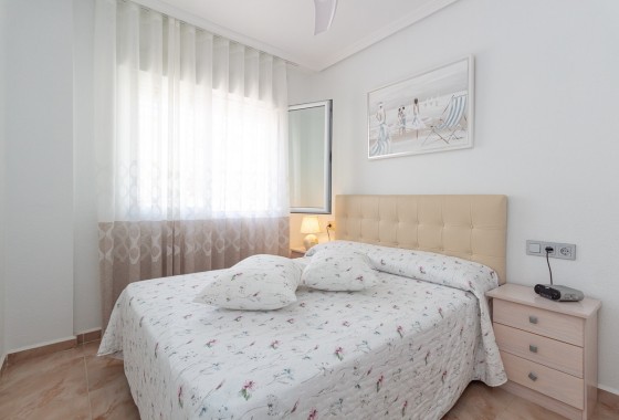 Revente - Villa mitoyenne -
La Zenia