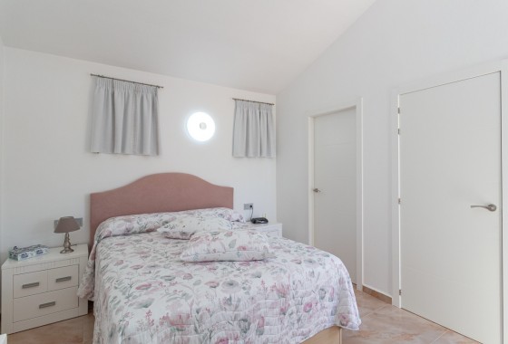 Revente - Villa mitoyenne -
La Zenia