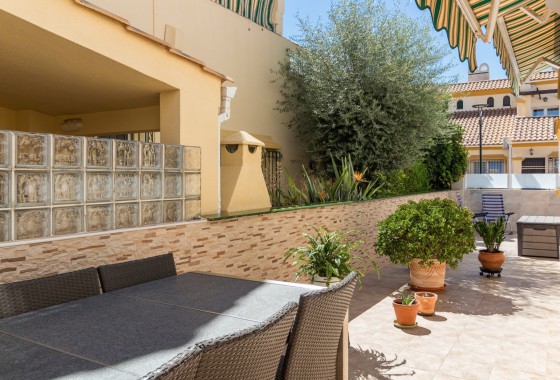 Revente - Villa mitoyenne -
La Zenia