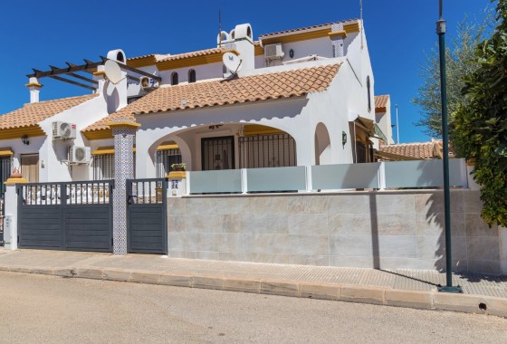 Revente - Villa mitoyenne -
La Zenia