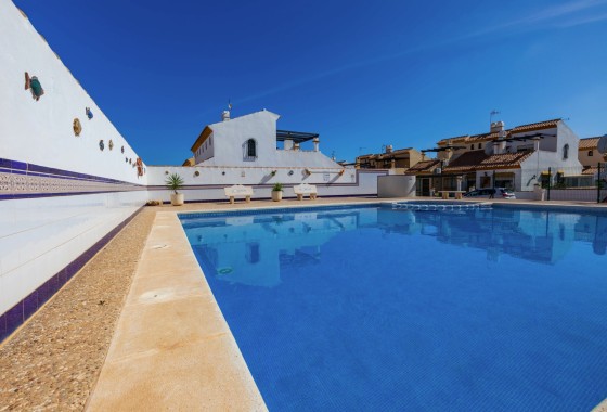 Revente - Villa mitoyenne -
La Zenia