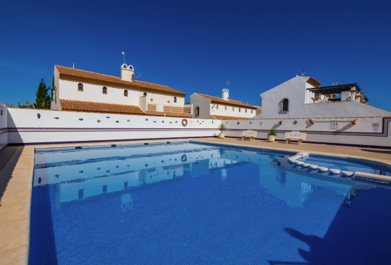 Revente - Villa mitoyenne -
La Zenia