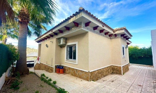 Återförsäljning - Fristående villa -
Bigastro - Comunidad valenciana