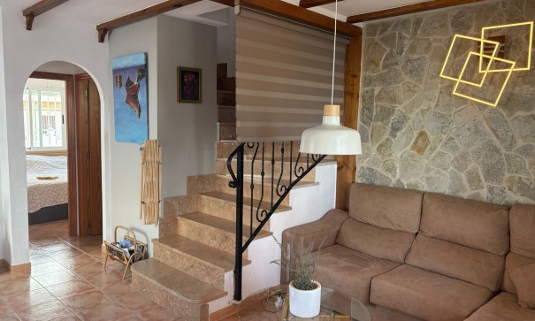 Återförsäljning - Radhus -
Algorfa