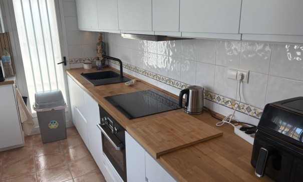 Återförsäljning - Radhus -
Algorfa