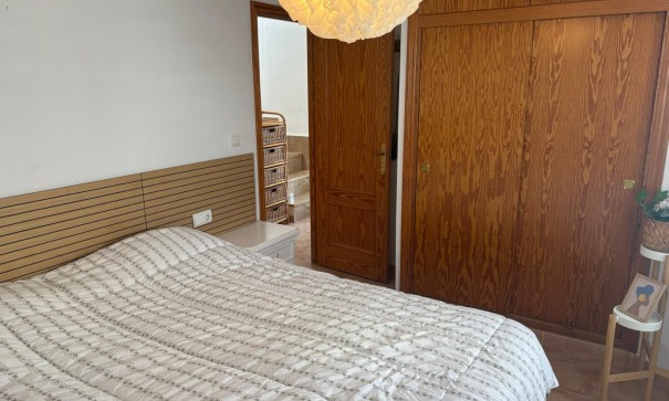 Återförsäljning - Radhus -
Algorfa